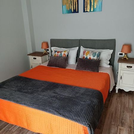 Deco & Retro Apartment ลาสเปเซีย ภายนอก รูปภาพ