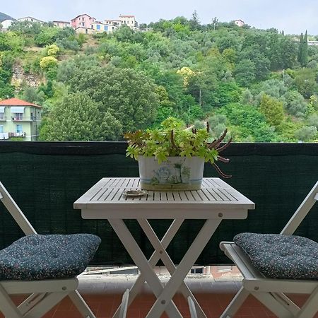 Deco & Retro Apartment ลาสเปเซีย ภายนอก รูปภาพ