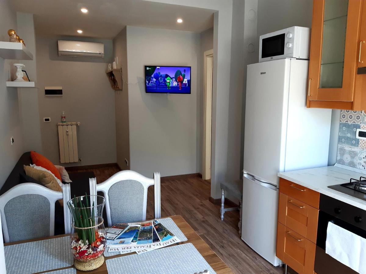 Deco & Retro Apartment ลาสเปเซีย ภายนอก รูปภาพ