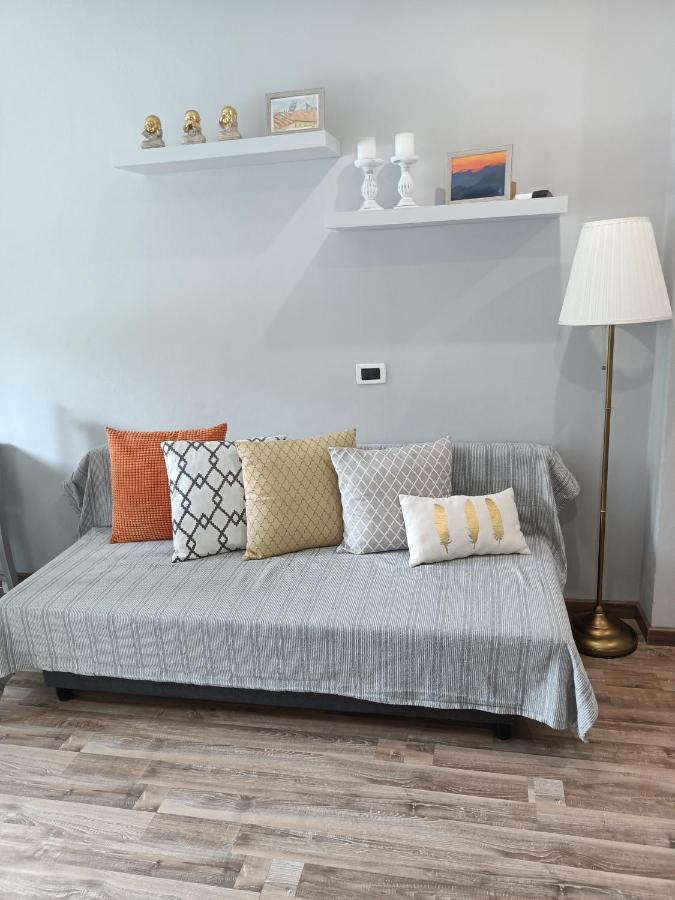 Deco & Retro Apartment ลาสเปเซีย ภายนอก รูปภาพ